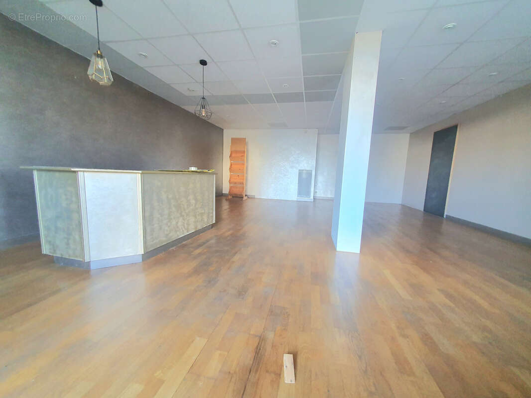 Commerce à LAGUIOLE