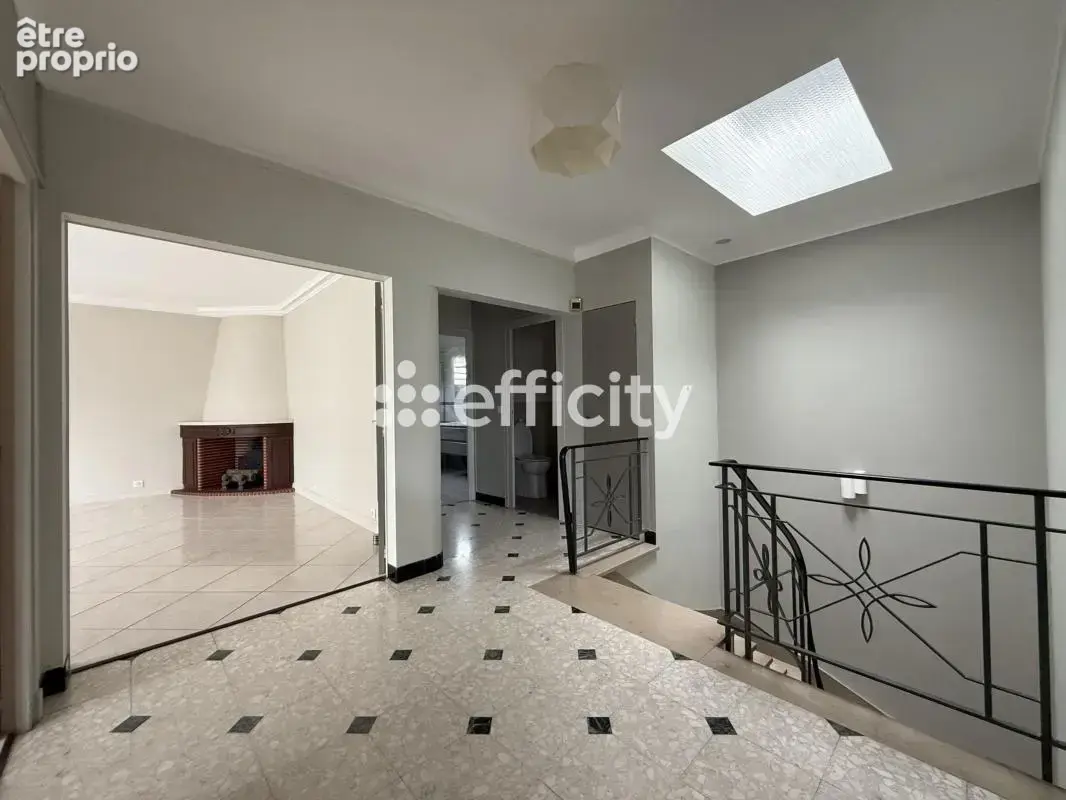 Maison 4 pièces 129 m² à vendre à Tours (37000) - photo 2