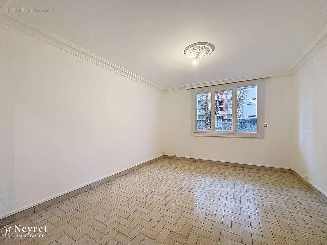 Appartement à BRON