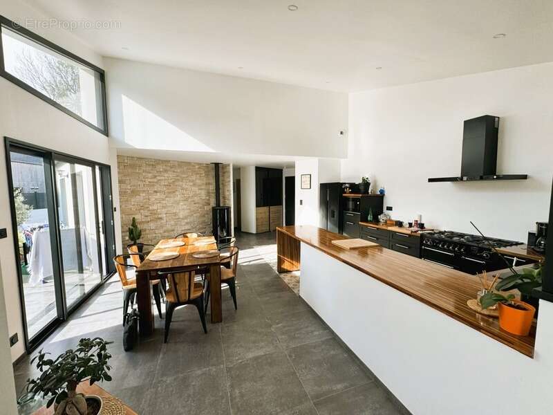 Maison à PLOUNEOUR-TREZ