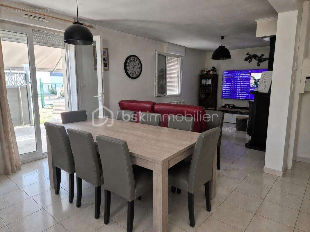 Maison de 86 m² – 3 chambres – Terrain clos de 600 m² – Garage de 40 m² – Lanhelin (Mesnil-Roc'h) - photo 3