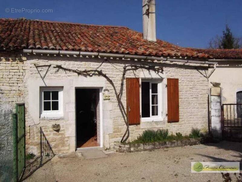 Maison à LES GOURS