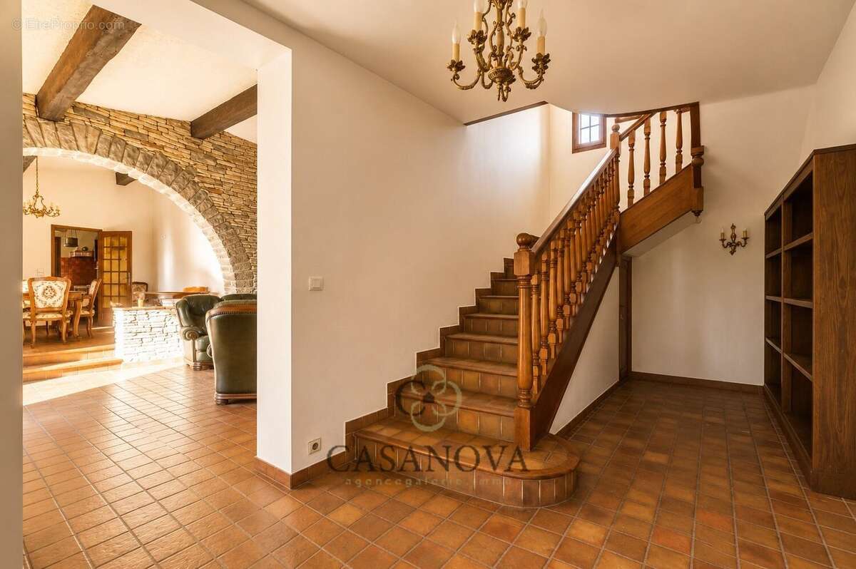 Maison à MAUGUIO