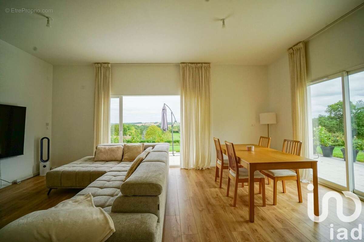 Photo 3 - Maison à TOURNAN