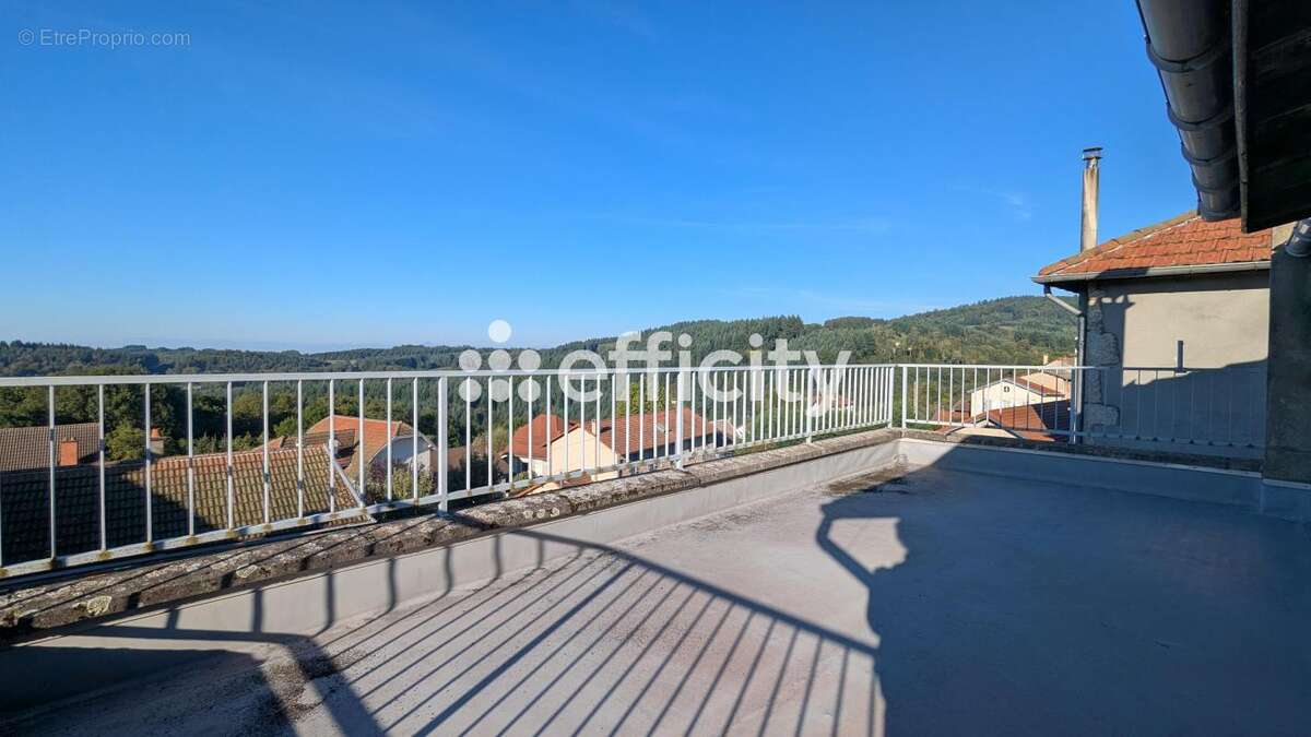 Maison à SAINT-REMY-SUR-DUROLLE