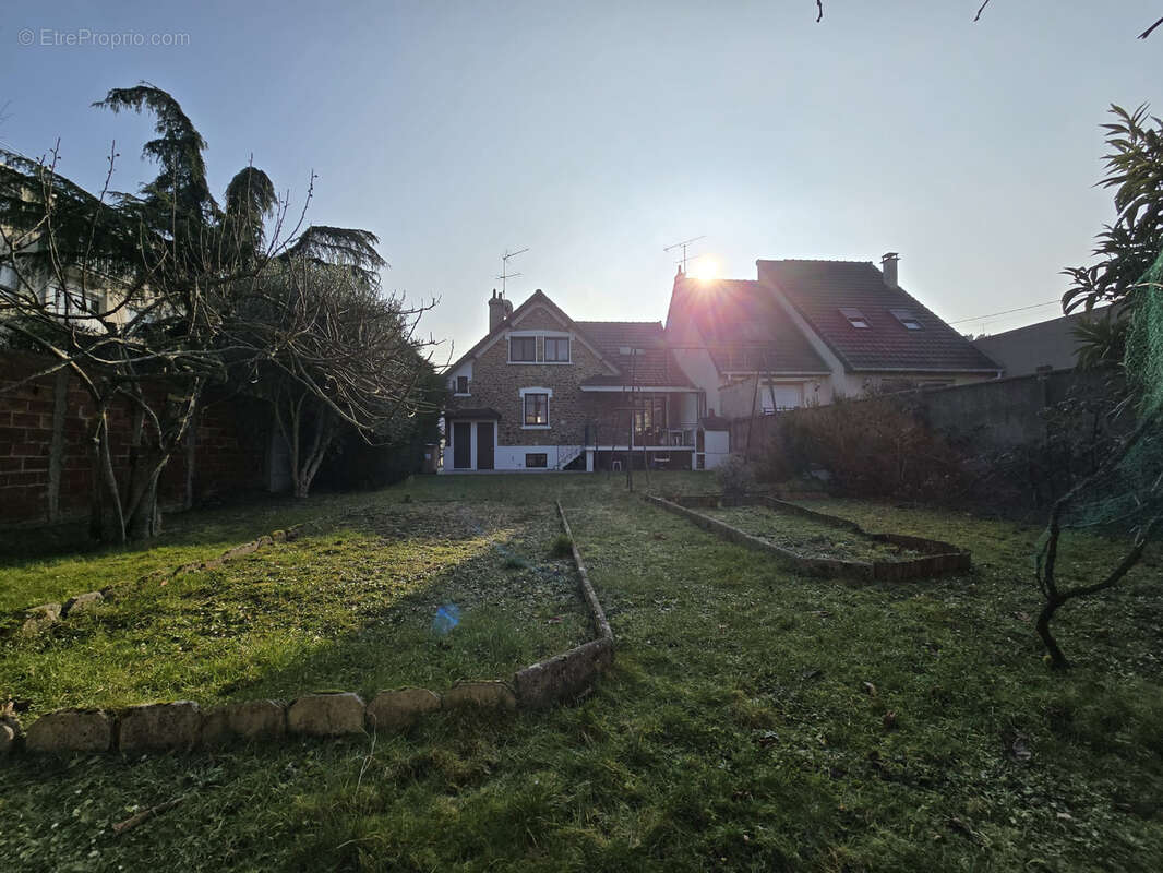 Maison à LIVRY-GARGAN