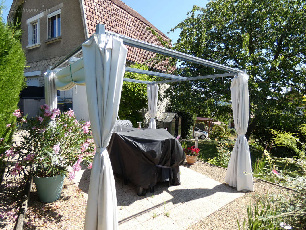 Maison à Laon   Jardin clos, 2 chambres, bureau rénové et carport - photo 15
