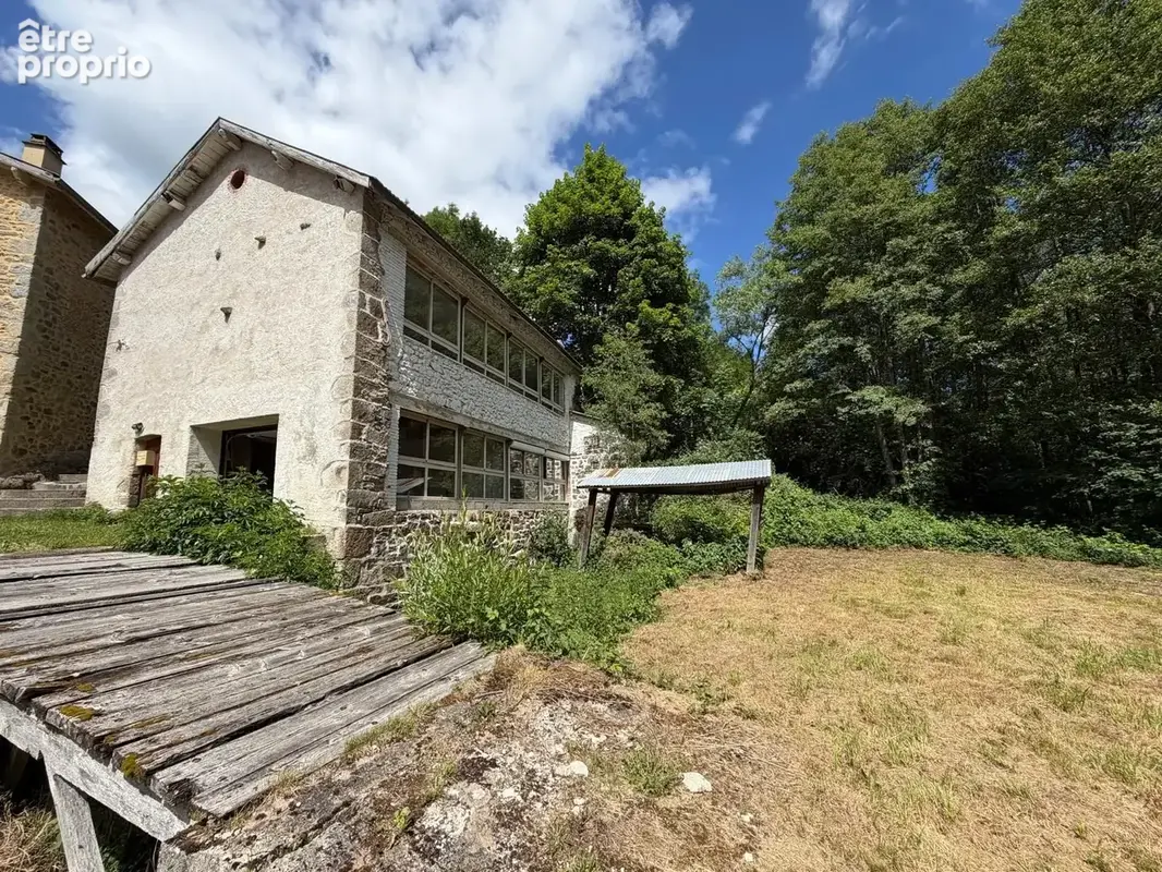 Maison à CELLES-SUR-DUROLLE