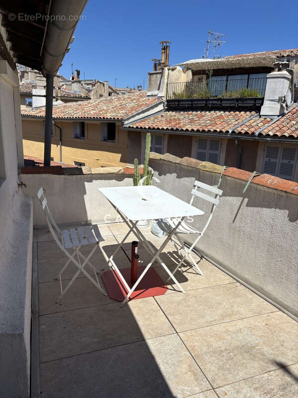 Vente appartement de type 2 avec terrasse, Aix en Provence, centre ville. - photo 10