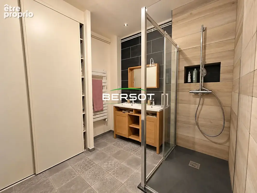 Bel appartement T4 de 110 m²  avec 2 chambres - LONS - photo 9