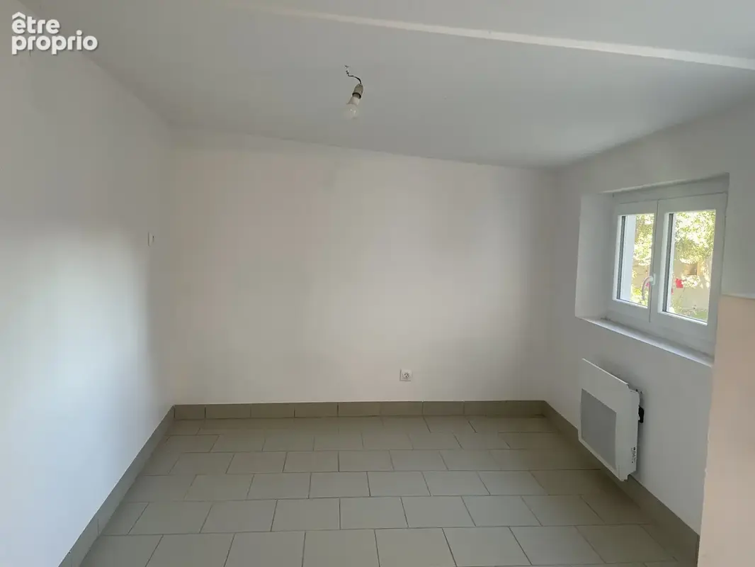 Maison de bourg avec terrain et dependances - photo 16