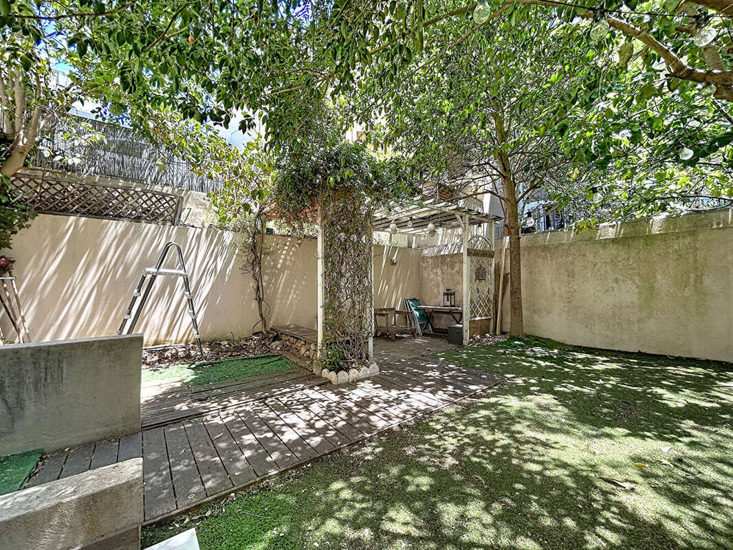 Appartement à MARSEILLE-5E