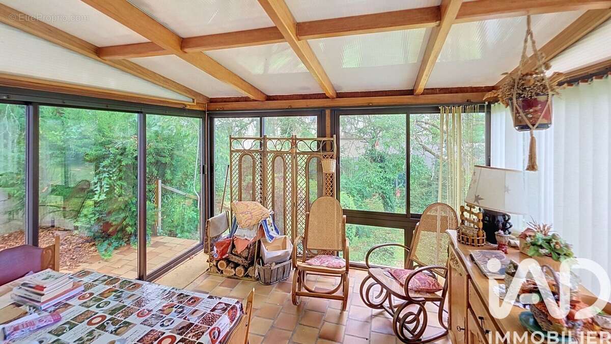 Maison 80 m² à Saint-Jean-De-La-Ruelle  - photo 5
