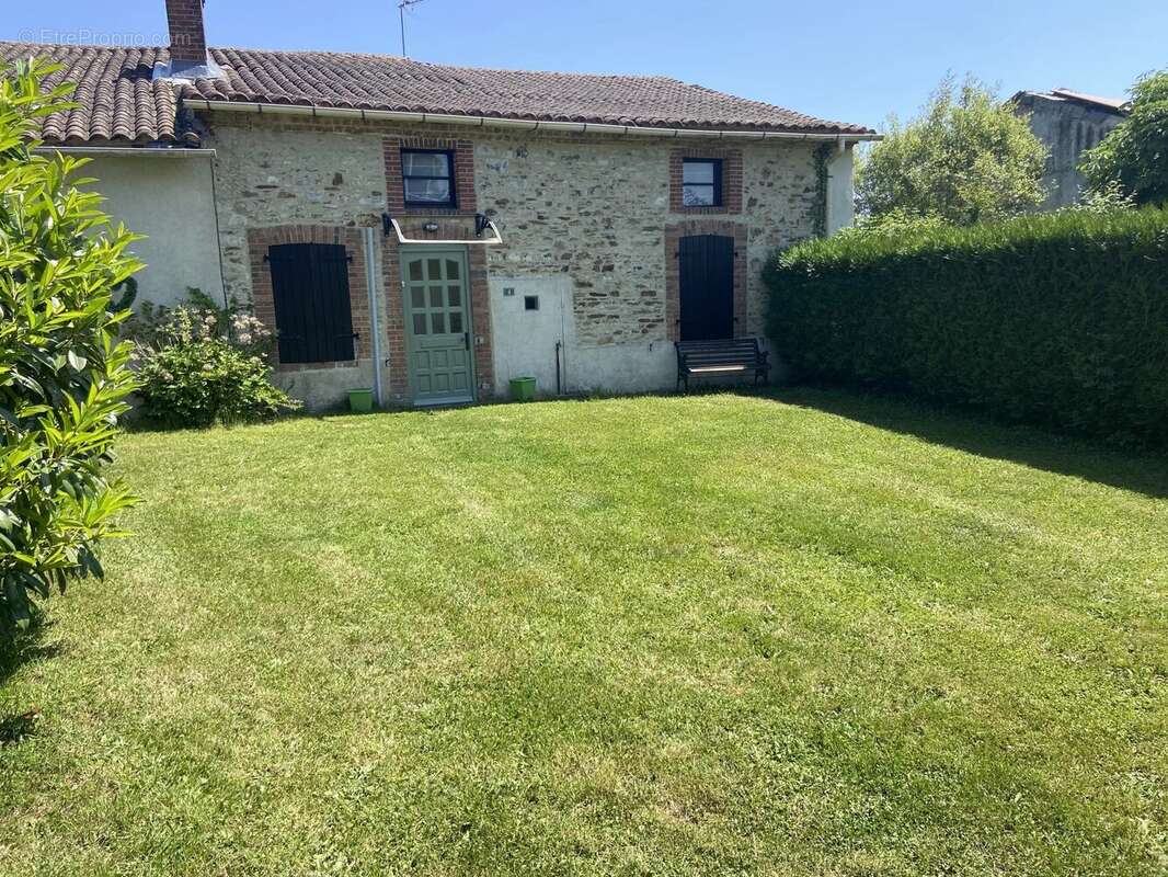 Maison à LE DORAT
