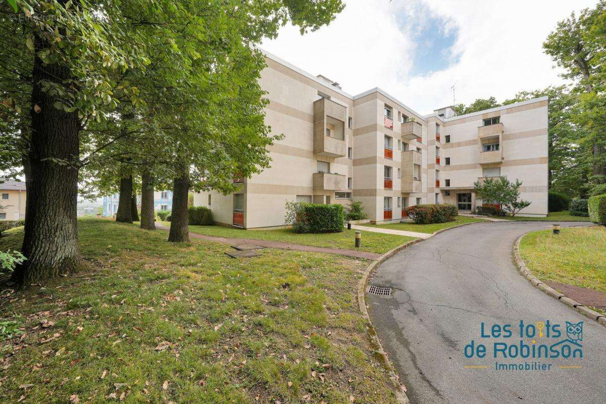 Appartement à LE PLESSIS-ROBINSON
