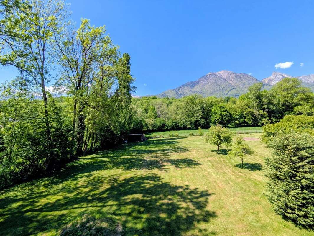 Appartement à GILLY-SUR-ISERE