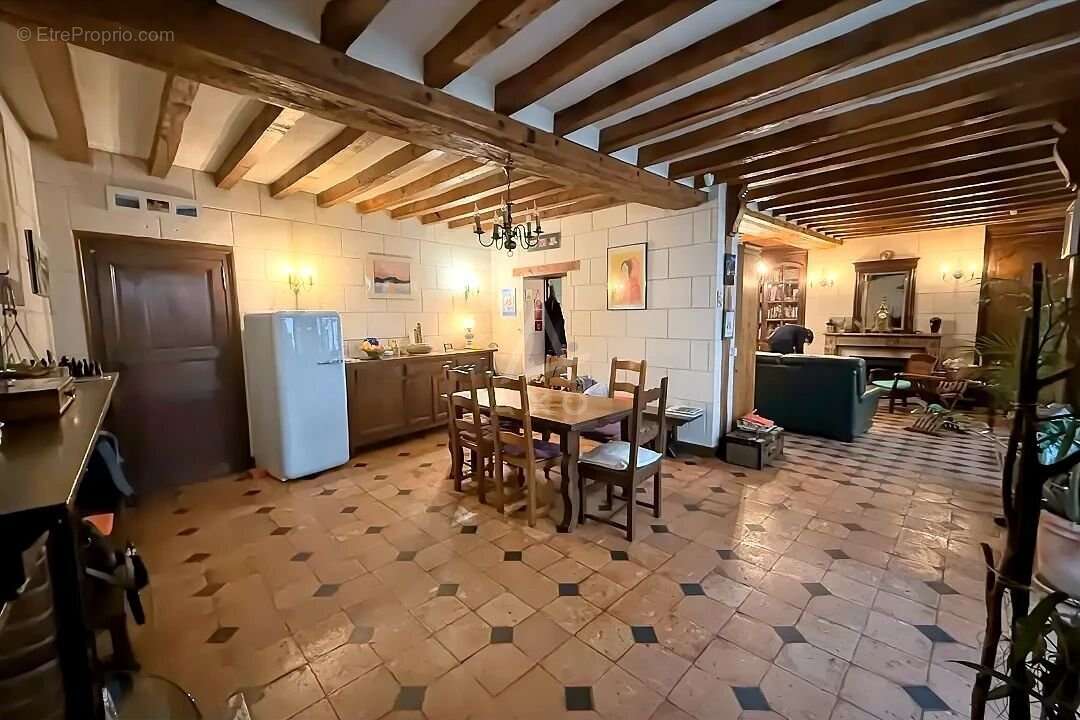 Maison à LE COUDRAY-MACOUARD