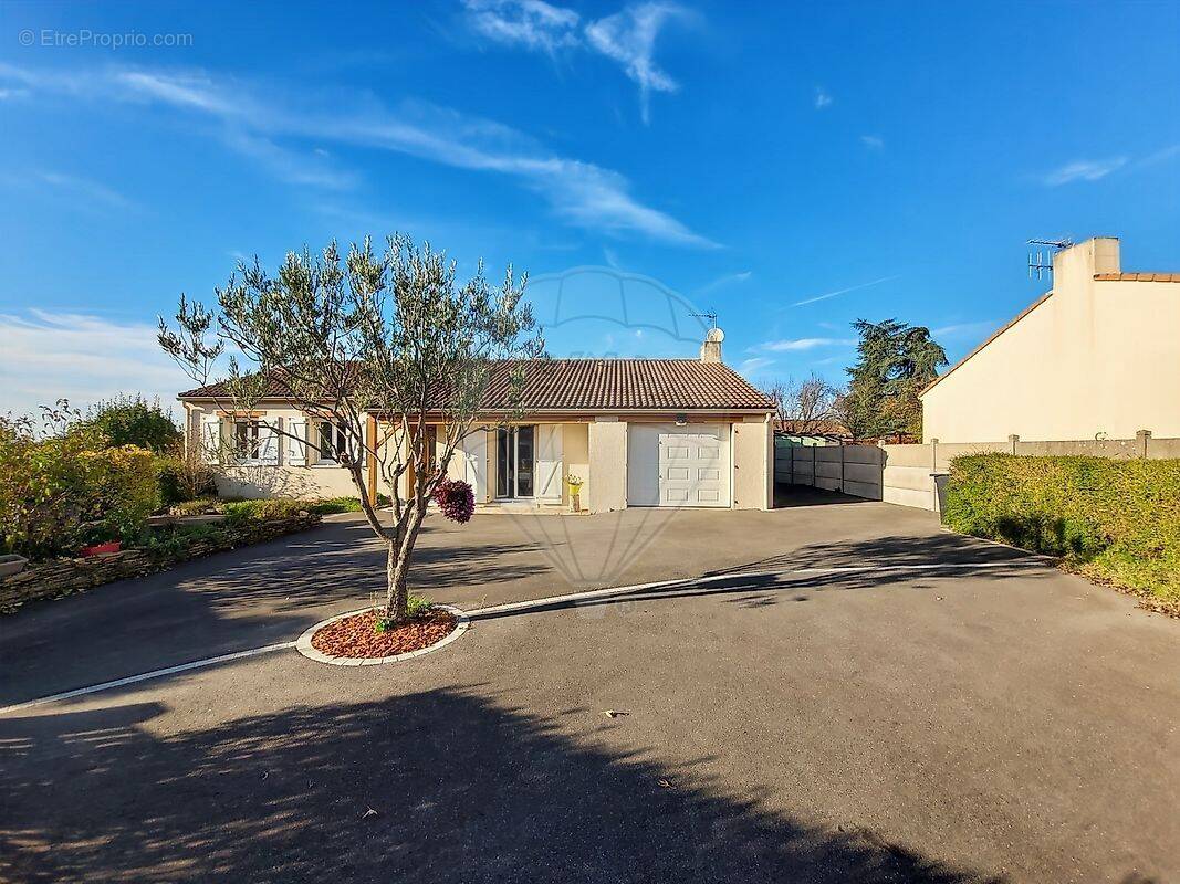 Maison à LE LOROUX-BOTTEREAU