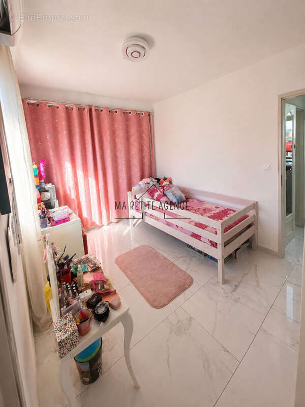 Appartement à LE ROVE