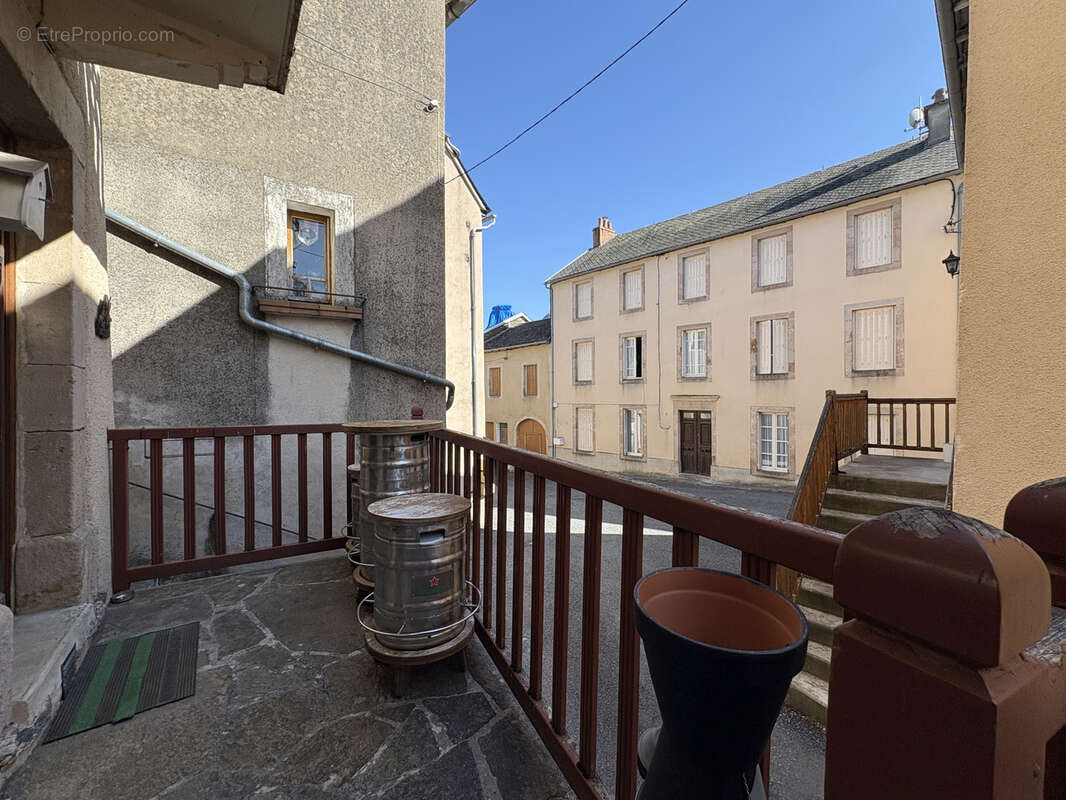 Ségur en Aveyron, Jolie maison au centre du village exploitée en gîte. - photo 10