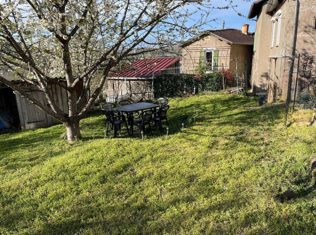 Maison à DECAZEVILLE