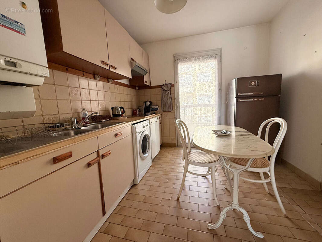 Appartement à SAINT-LAURENT-DU-VAR