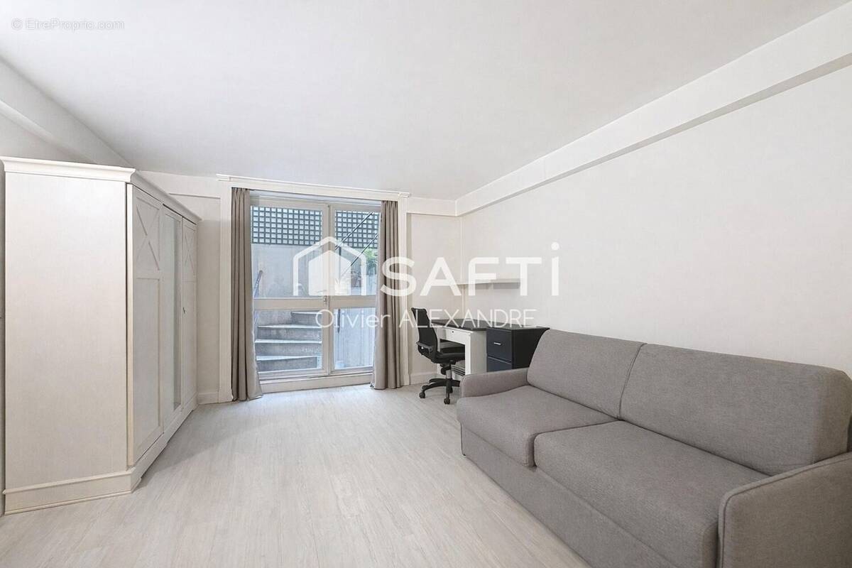 Photo 1 - Appartement à PARIS-16E