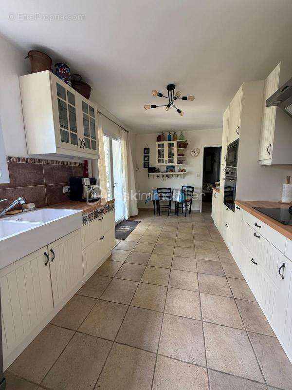 Maison à POUZOLLES