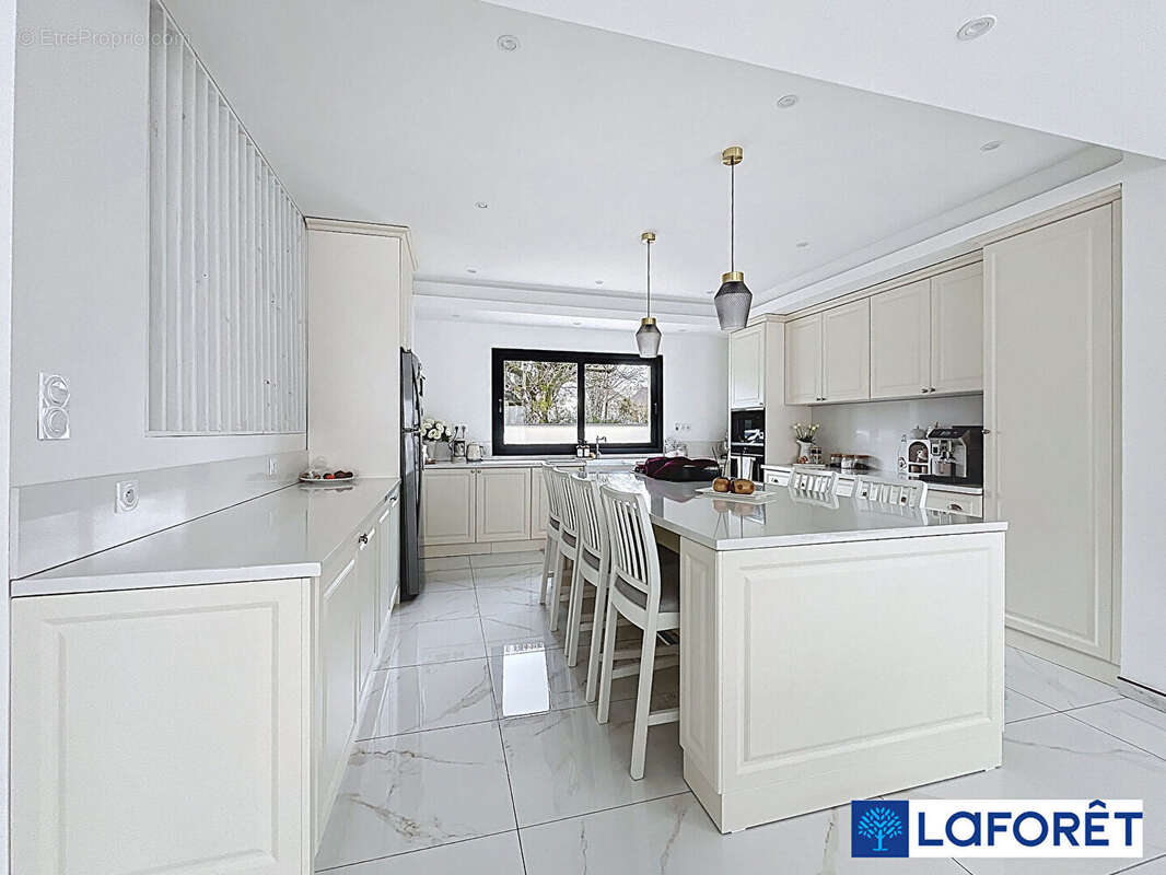 Maison à IS-SUR-TILLE