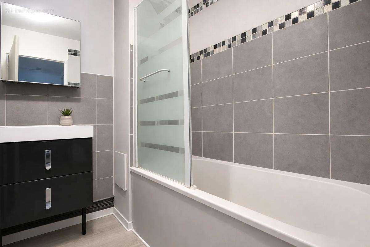 Appartement à SAINT-PIERRE-DU-PERRAY