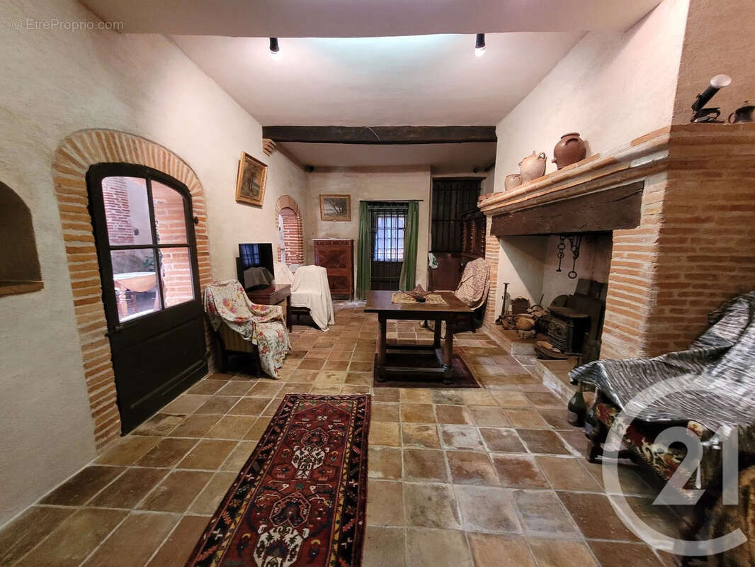 Maison à LISLE-SUR-TARN