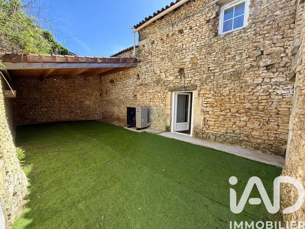 Photo 1 - Maison à BURIE
