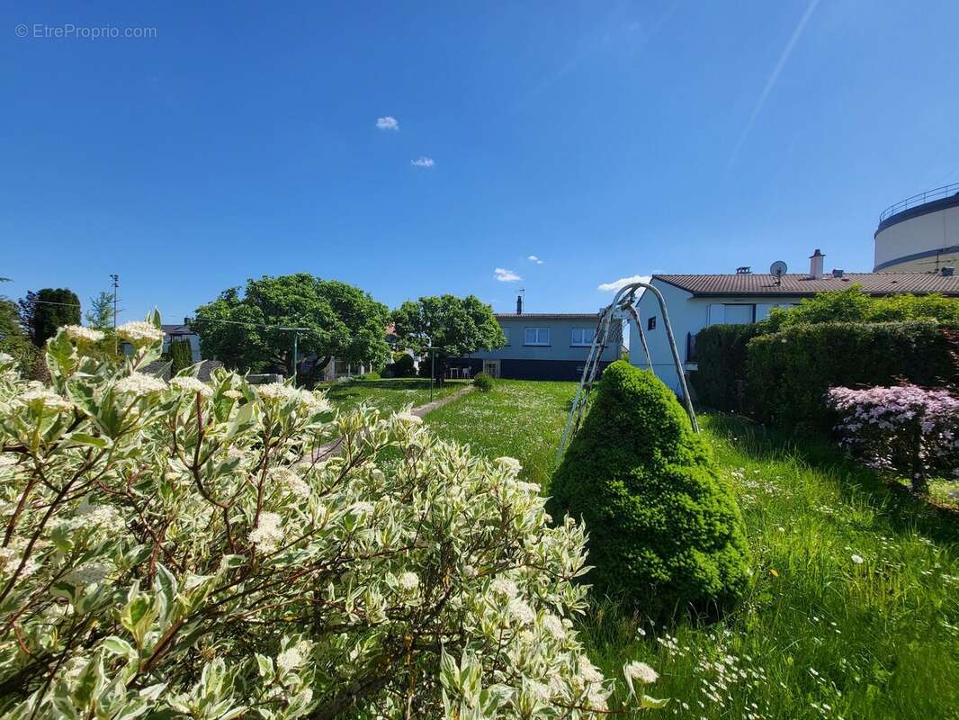 Maison à COSNES-ET-ROMAIN