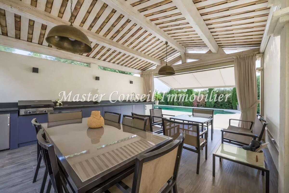 Vue Mer , Villa rénovée 280M²  contemporaine.  Parc arboré  2500M² - photo 25