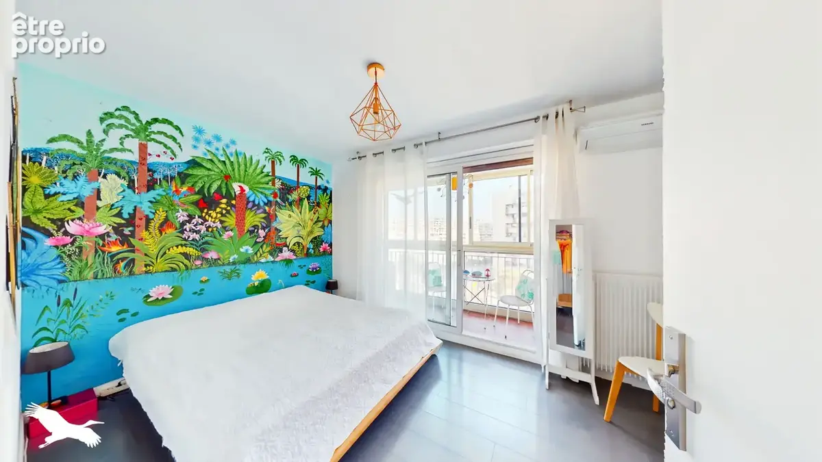 A VENDRE - Marseille 13009 - Appartement à vendre - T4 - 99 m² avec 2 extérieurs, loggia, caves et parking commun - photo 5