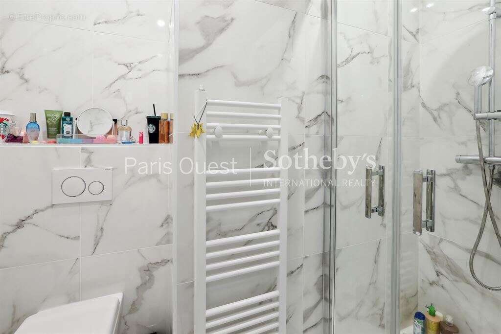 Appartement à NEUILLY-SUR-SEINE