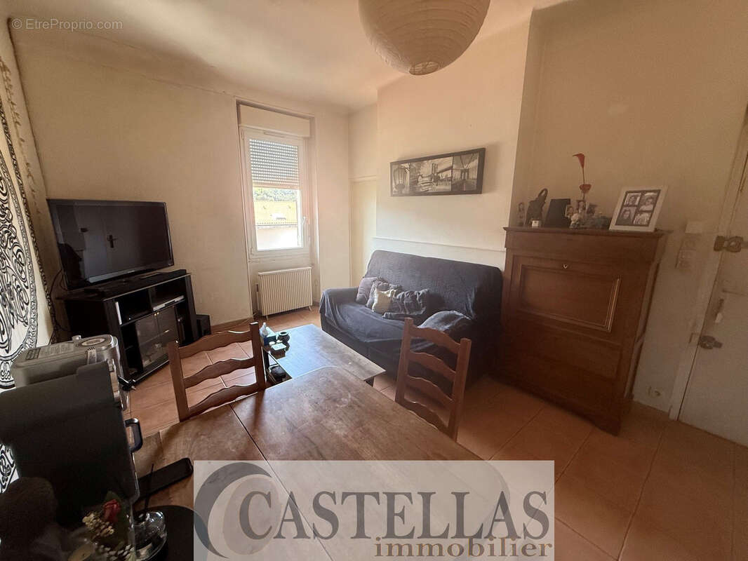 Appartement à ROQUEFORT-LA-BEDOULE
