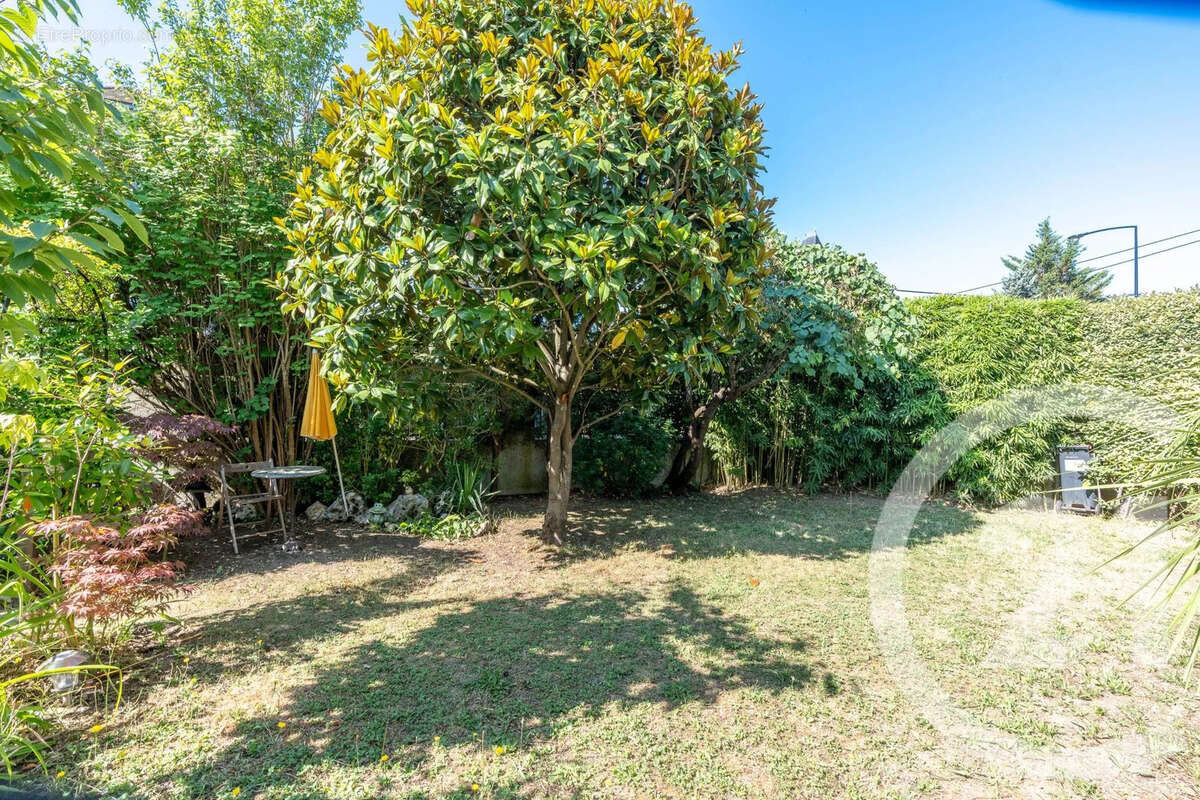 Maison à SAINT-MAUR-DES-FOSSES