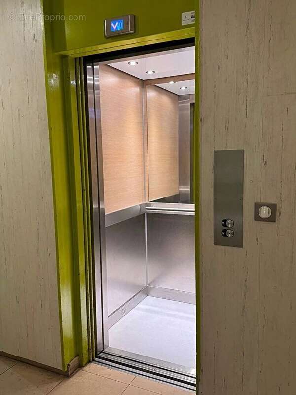 Parking à PARIS-15E