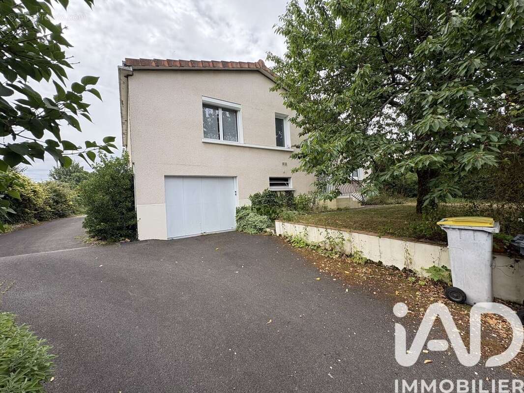Photo 2 - Maison à CHATILLON-SUR-THOUET