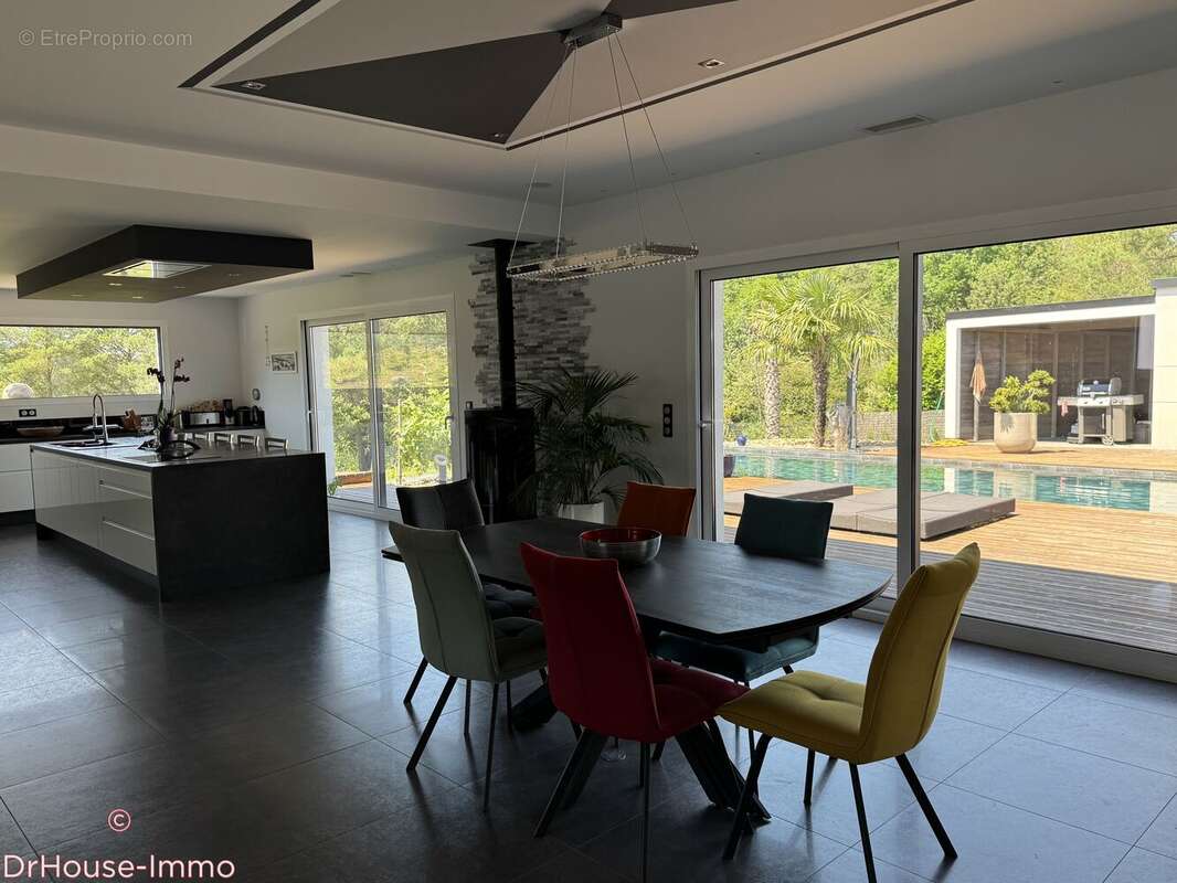 Maison 250 m² à Boulazac  - photo 12