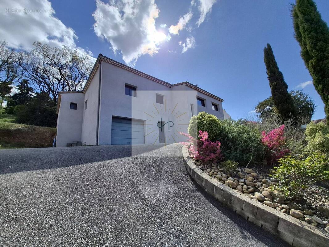 Maison à MONTELIMAR