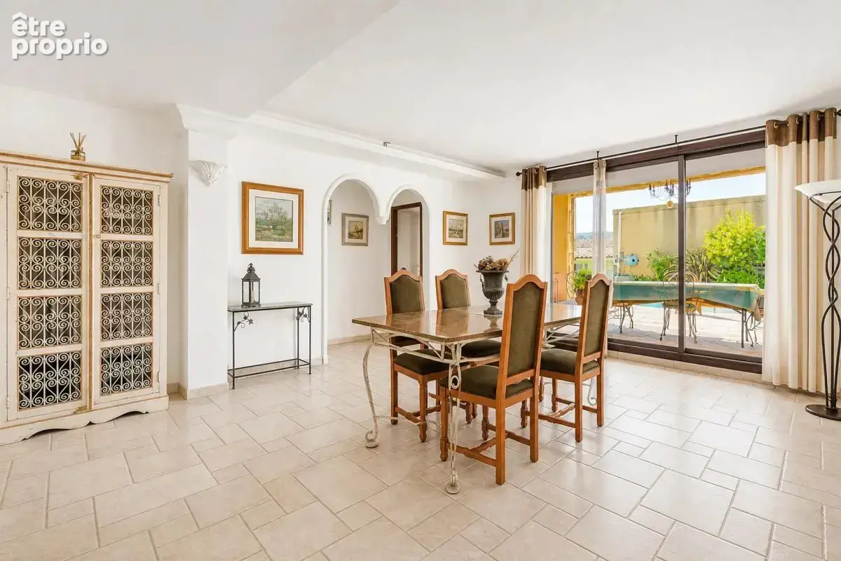 Maison 7 pièces de 238 m² à Gignac-la-Nerthe - photo 5