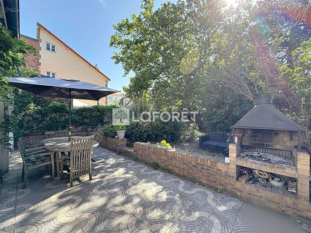 Maison à SARTROUVILLE