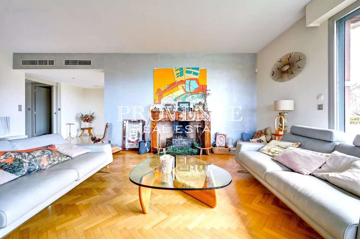 Appartement à MARSEILLE-8E