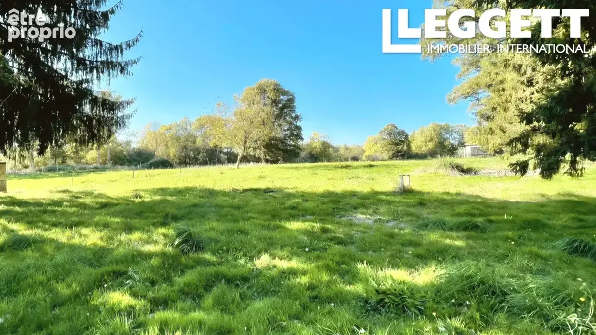 Fermette rénovée 4 chambres avec grandes granges, 2,4 ha et potentiel professionnel près de Saint-Christophe - photo 8