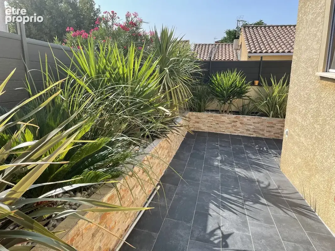 Côté Gigean : maison de plain-pied avec 4 chambres, piscine et garage. - photo 10