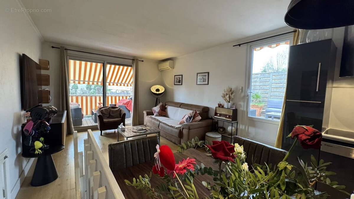 Appartement à SAINT-LAURENT-DU-VAR