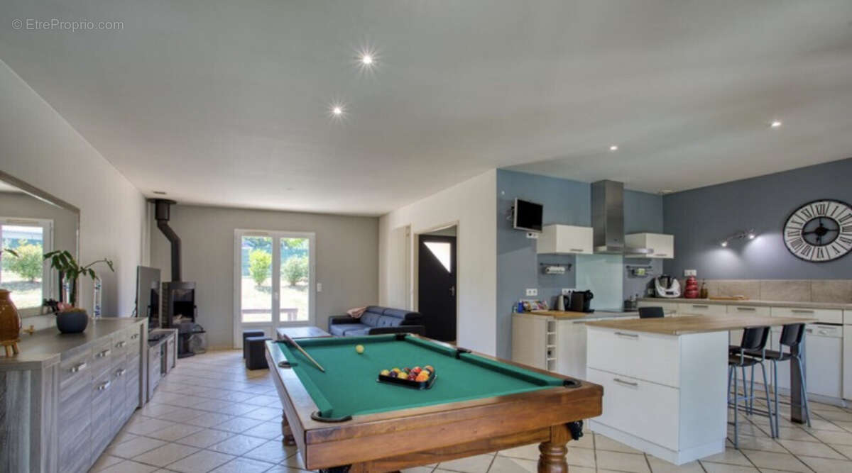 Maison style Villa  avec piscine, entre ville et campagne, cadre privilégié en Dordogne - photo 2