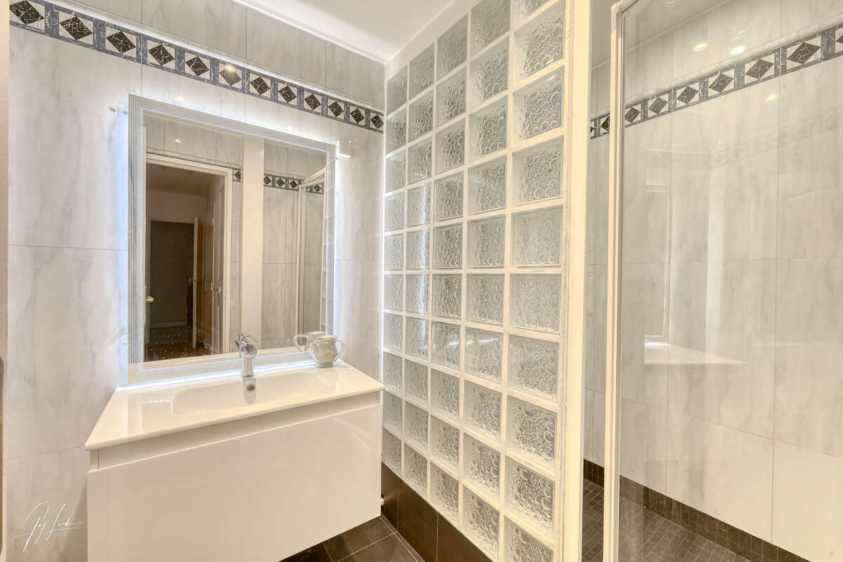 Appartement à PARIS-19E